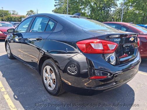 Mosaic Black Metallic 2017 Chevrolet Cruze LS