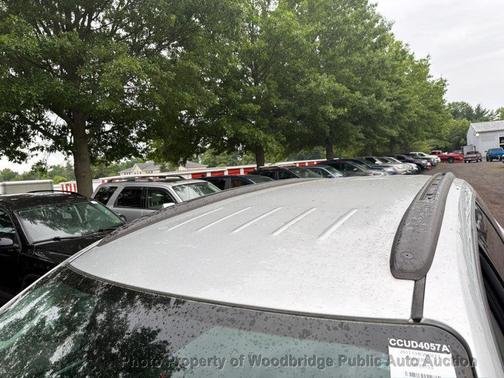 Silver Ice Metallic 2011 Chevrolet Traverse 2LT