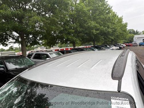 Silver Ice Metallic 2011 Chevrolet Traverse 2LT