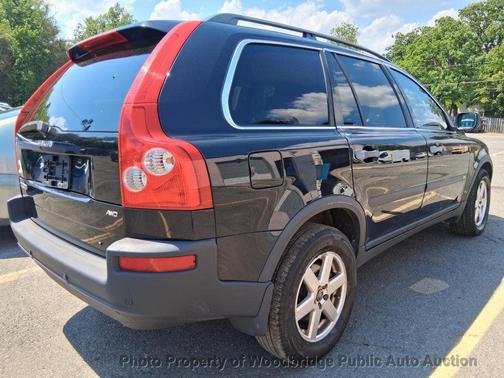 Blue 2005 Volvo XC90 2.5T