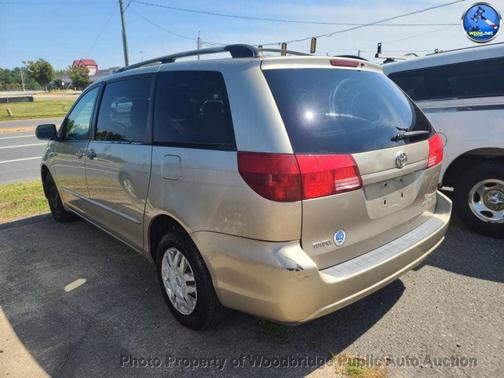 2004 Toyota Sienna CE