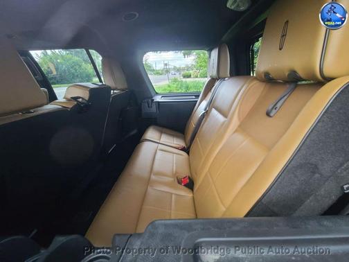 2014 Lincoln Navigator Base