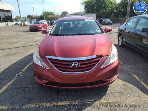 Sparkling Ruby Mica 2013 Hyundai SONATA GLS