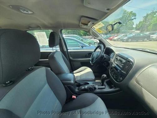 2005 Ford Escape Base