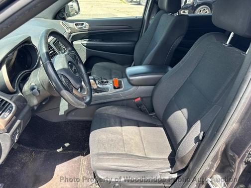 Granite Crystal Metallic Clearcoat 2016 Jeep Grand Cherokee Laredo