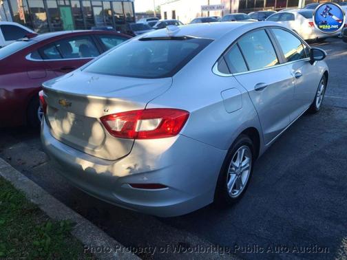 Silver Ice Metallic 2017 Chevrolet Cruze LT