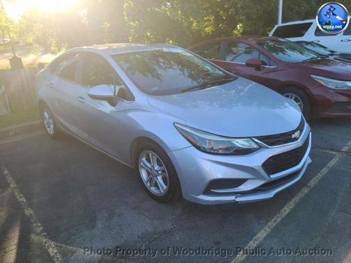 Silver Ice Metallic 2017 Chevrolet Cruze LT