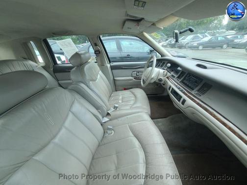 1997 Lincoln Town Car Executive