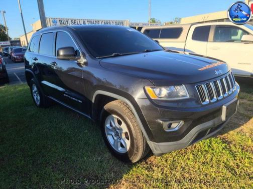 Brilliant Black Crystal Pearlcoat 2015 Jeep Grand Cherokee Laredo