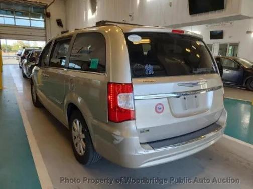2014 Chrysler Town & Country Touring