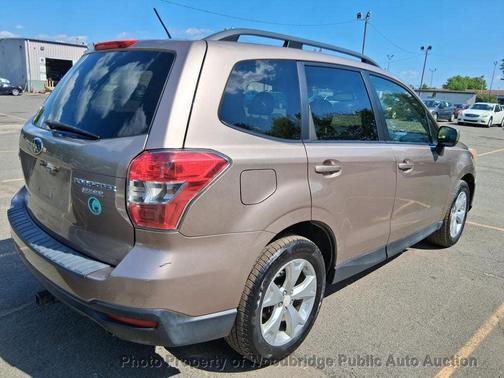 Gold 2015 Subaru Forester 2.5i Premium