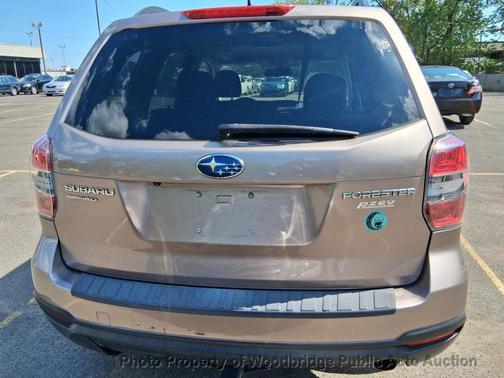 Gold 2015 Subaru Forester 2.5i Premium