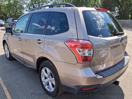 Gold 2015 Subaru Forester 2.5i Premium