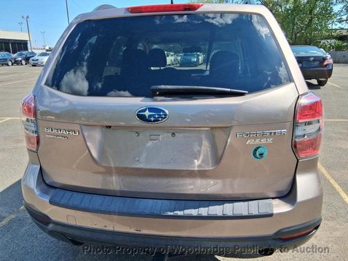 Gold 2015 Subaru Forester 2.5i Premium