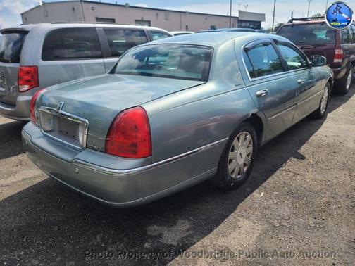 2004 Lincoln Town Car Ultimate