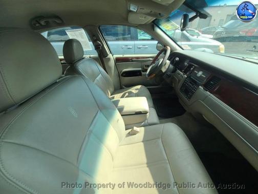 2004 Lincoln Town Car Ultimate