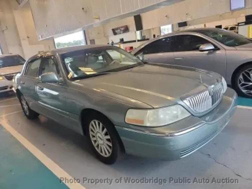 2004 Lincoln Town Car Ultimate