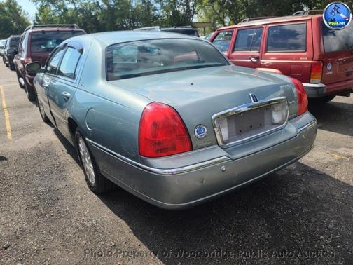 2004 Lincoln Town Car Ultimate