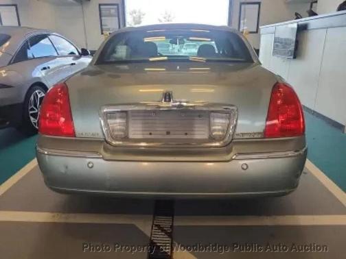 2004 Lincoln Town Car Ultimate