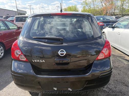 Black 2011 Nissan Versa 1.8 S