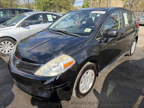 Black 2011 Nissan Versa 1.8 S