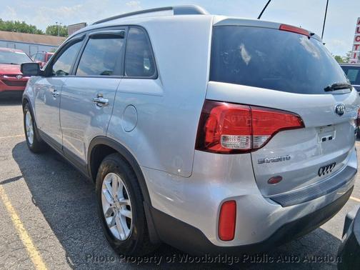 Bright Silver 2014 Kia Sorento LX