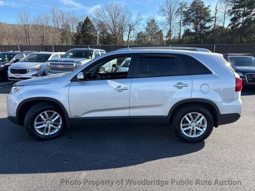 Bright Silver 2014 Kia Sorento LX