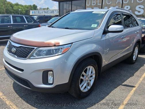 Bright Silver 2014 Kia Sorento LX
