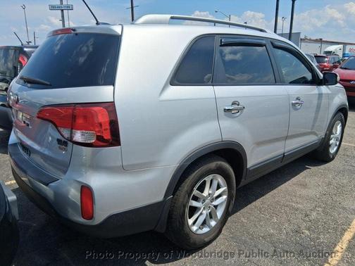 Bright Silver 2014 Kia Sorento LX
