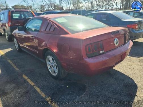 2005 Ford Mustang Deluxe