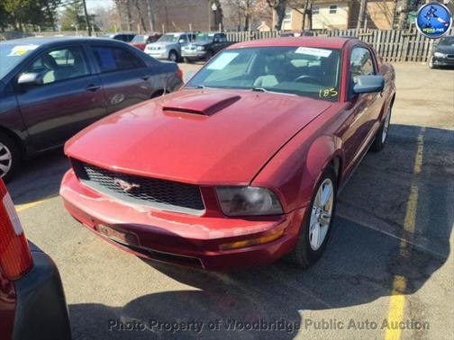 2005 Ford Mustang Deluxe