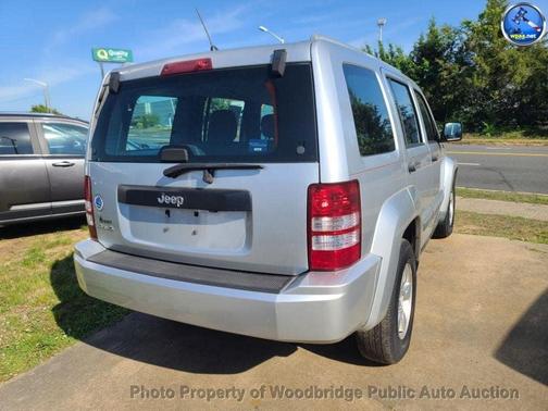 Bright Silver Metallic Clearcoat 2011 Jeep Liberty Sport