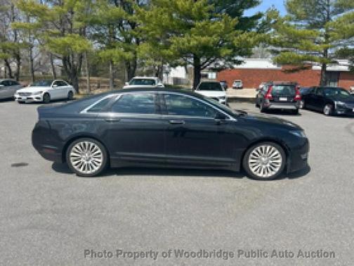 Tuxedo Black Metallic 2015 Lincoln MKZ Base