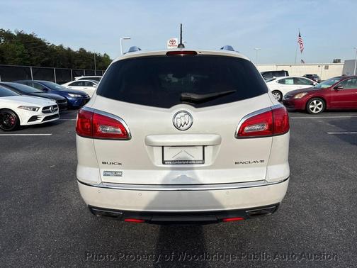 White 2017 Buick Enclave Premium