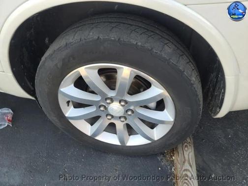 White 2017 Buick Enclave Premium