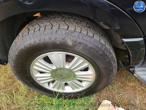 2007 Lincoln Navigator Base