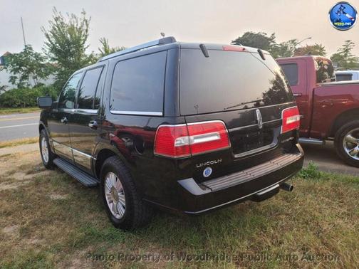 2007 Lincoln Navigator Base