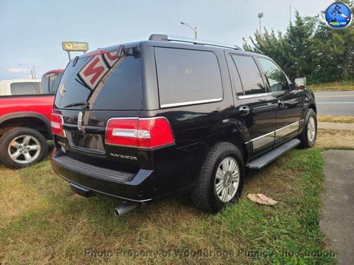 2007 Lincoln Navigator Base