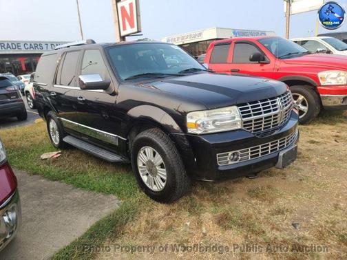 2007 Lincoln Navigator Base