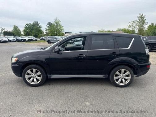 Labrador Black Pearl 2010 Mitsubishi Outlander GT