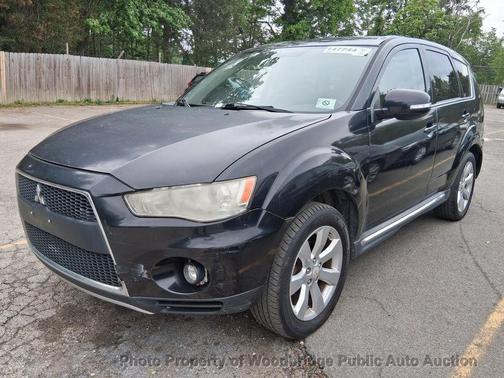Labrador Black Pearl 2010 Mitsubishi Outlander GT