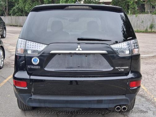 Labrador Black Pearl 2010 Mitsubishi Outlander GT
