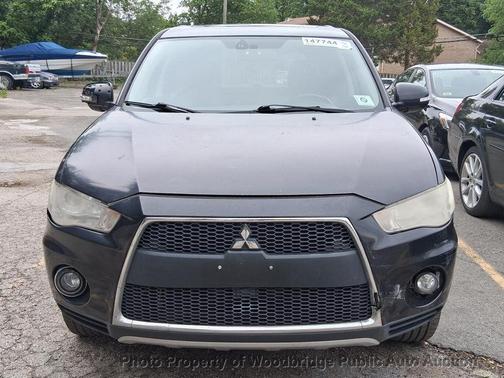 Labrador Black Pearl 2010 Mitsubishi Outlander GT