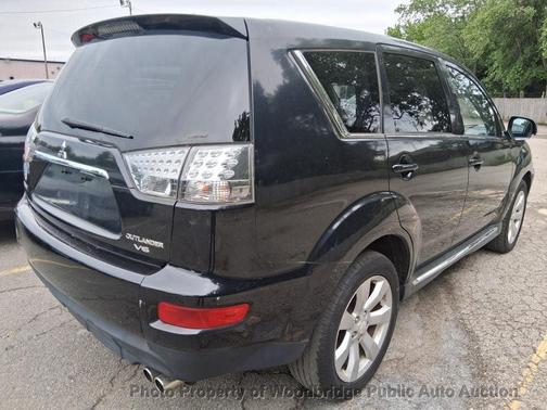 Labrador Black Pearl 2010 Mitsubishi Outlander GT