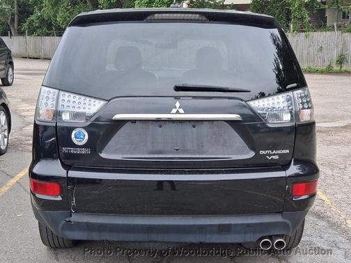 Labrador Black Pearl 2010 Mitsubishi Outlander GT