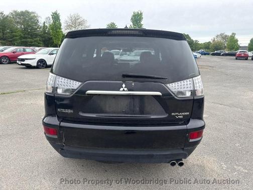 Labrador Black Pearl 2010 Mitsubishi Outlander GT