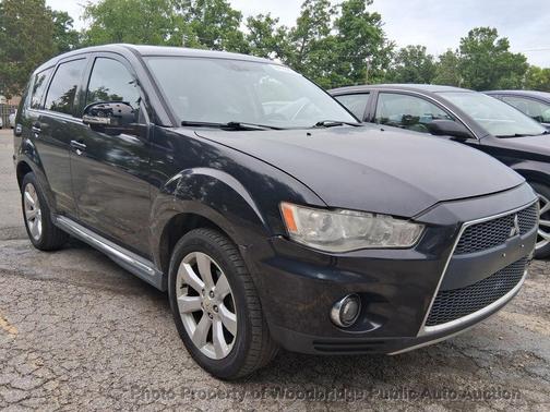 Labrador Black Pearl 2010 Mitsubishi Outlander GT