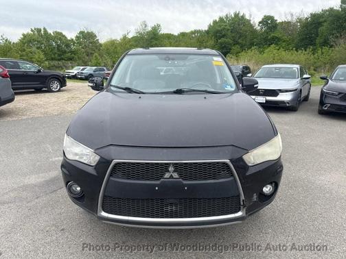 Labrador Black Pearl 2010 Mitsubishi Outlander GT