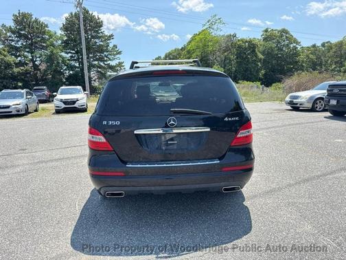 Black 2011 Mercedes-Benz R-Class 4MATIC