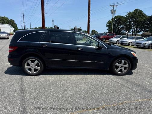Black 2011 Mercedes-Benz R-Class 4MATIC